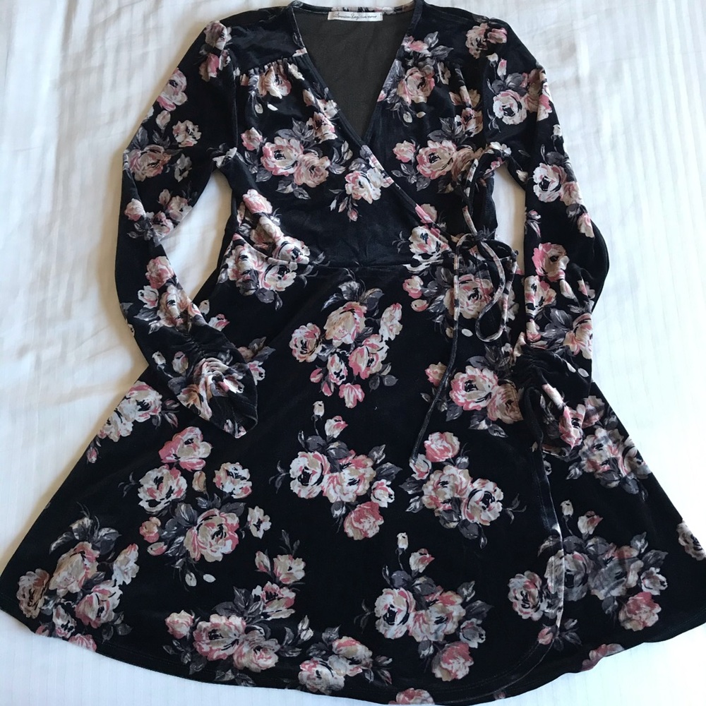 New American Rag velvet long sleeve dress